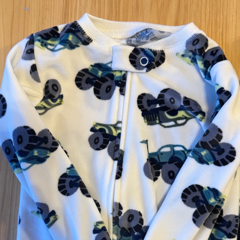 Carter's footed PJs construction theme - Picture 4 of 6